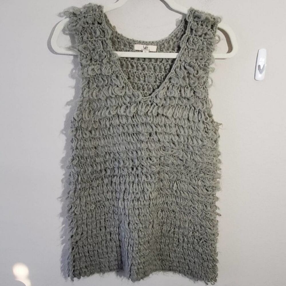 Ya Lots Angeles LOOPED fuzzy sweater vest size small